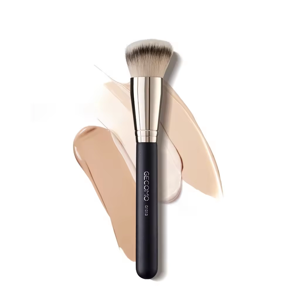 Gecomo Foundation Brush, Soft Bristles Skin Friendly Non Irritating Secure Grip Comfortable Handle Smooth Blendable